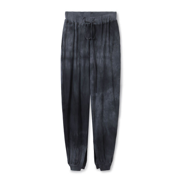 Basic Tom Boy pants with an ankle slit